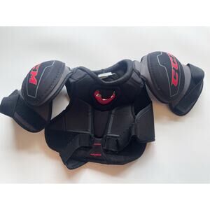 Youth CCM Edge SP Hockey Pads Size Large